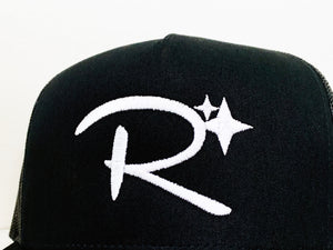 The Black Randomland Hat - Classic R*